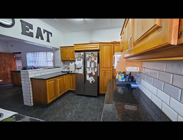 4 BEDROOM HOUSE FOR SALE IN FAIRVIEW